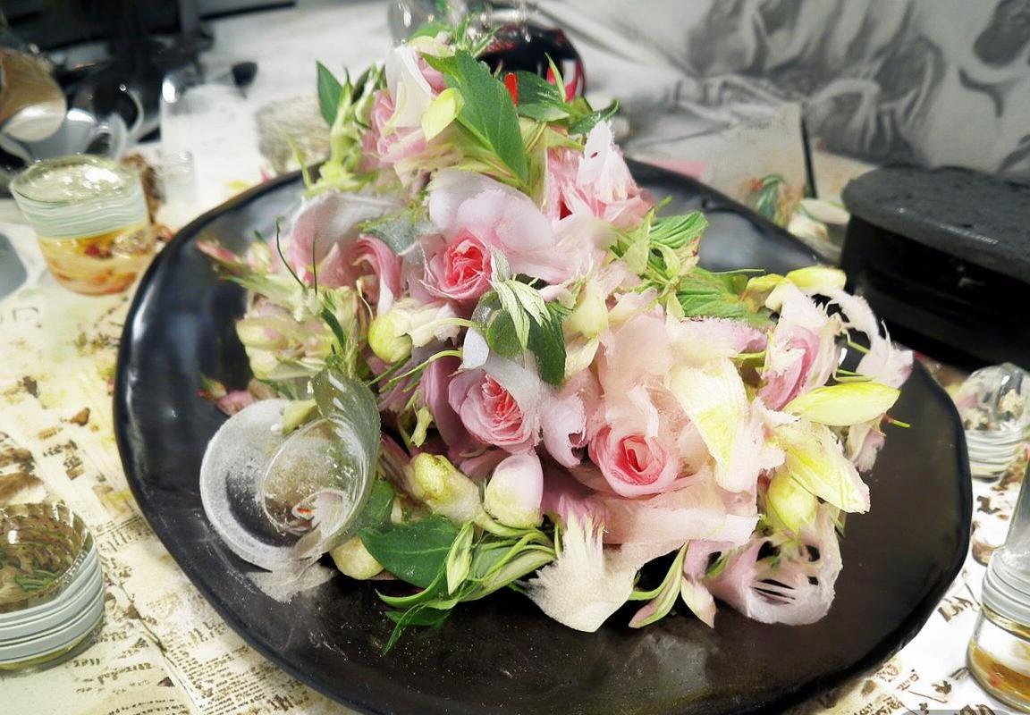 范戴克：重塑现代足球防线，传奇后卫的全面解析(图3)